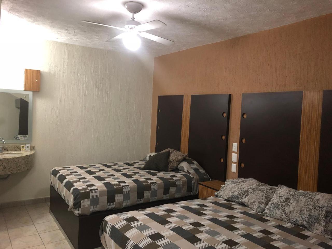 Hotel Del Carmen Λεόν Εξωτερικό φωτογραφία